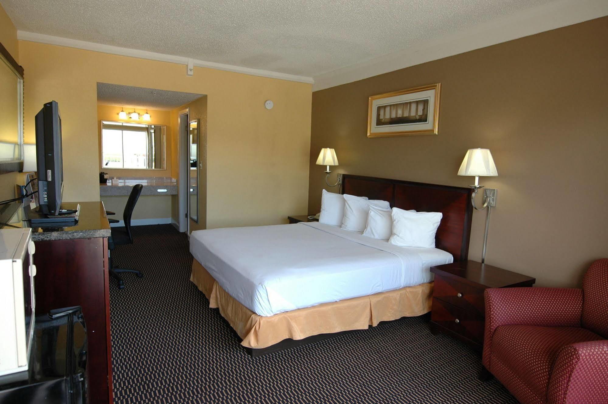 Ambassadors & Motel 2*