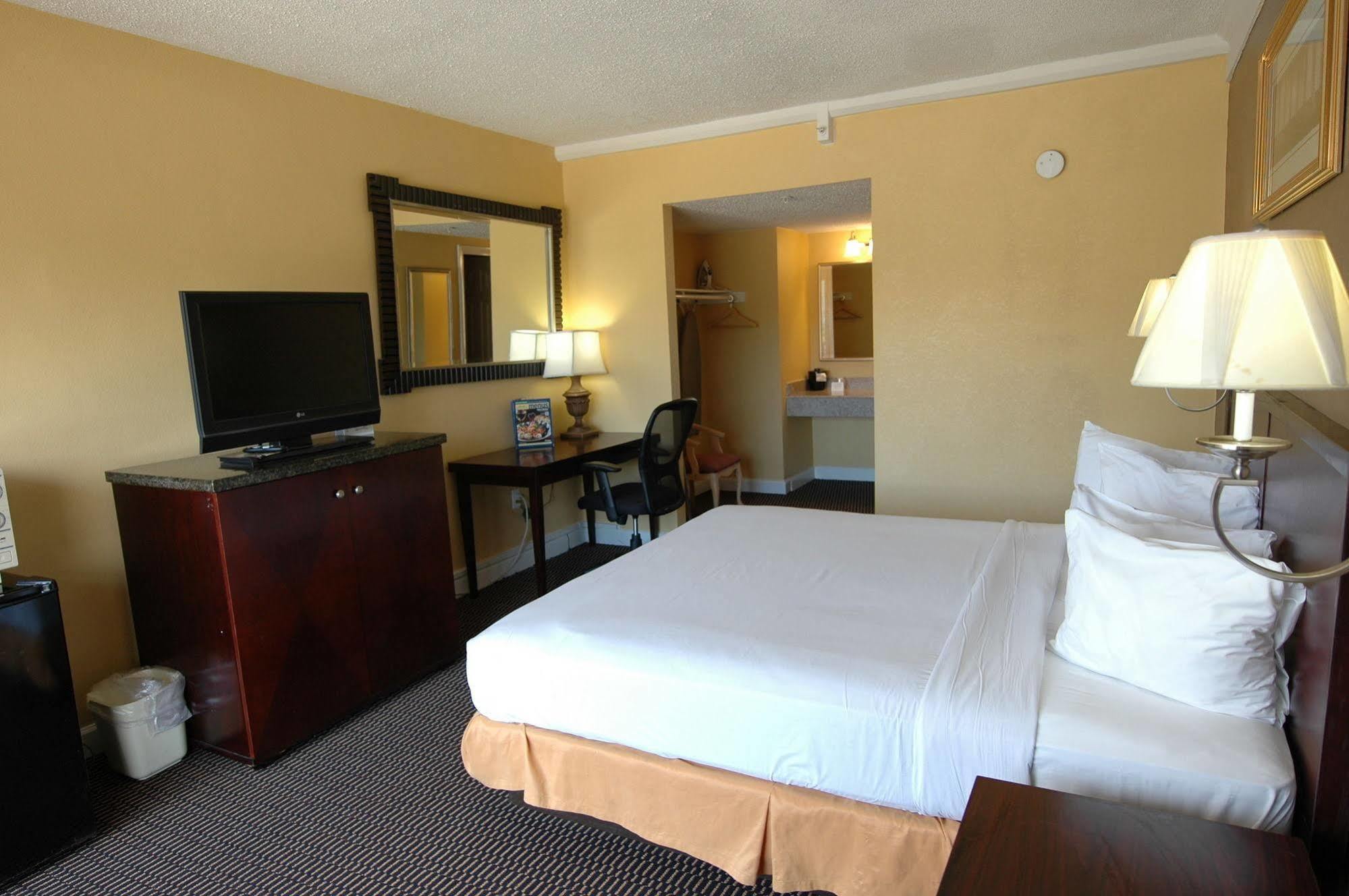 Motel Ambassadors &