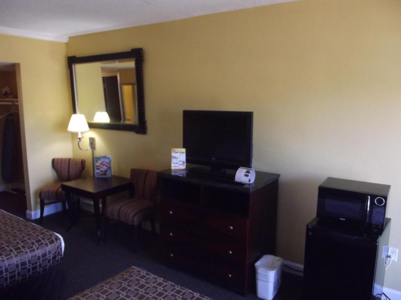 Motel Ambassadors & Virginia Beach