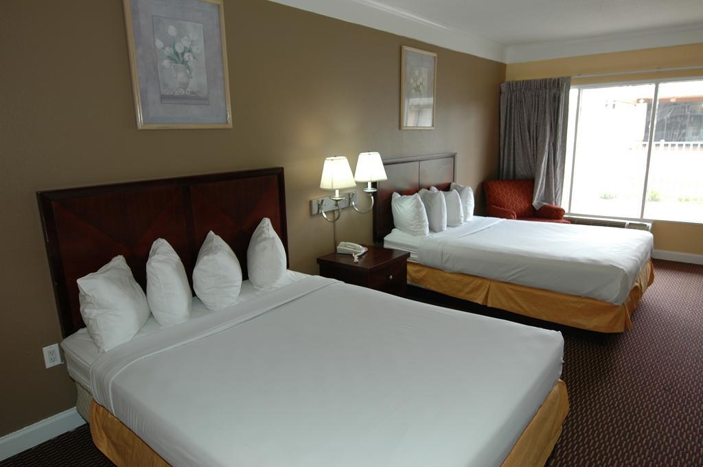 Motel Ambassadors &