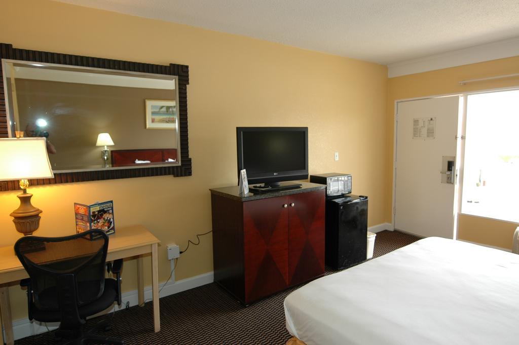 Ambassadors & Motel Virginia Beach